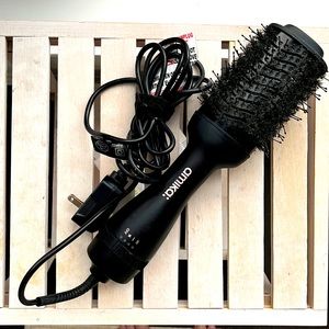 Amika Blowdry Brush